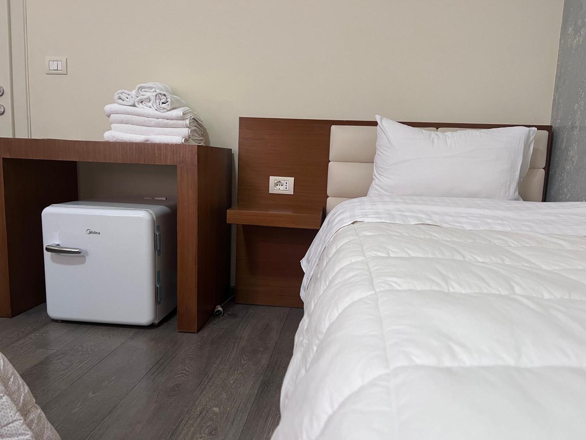 שקודר Bobi Hotel מראה חיצוני תמונה
