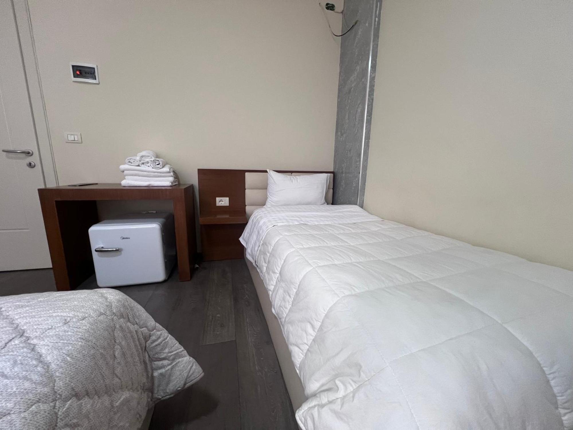 שקודר Bobi Hotel מראה חיצוני תמונה